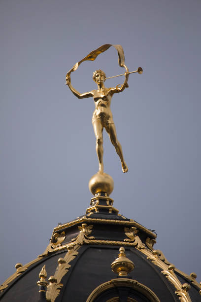 istock Statue on top the house Le Roy d'Espagne 961956326