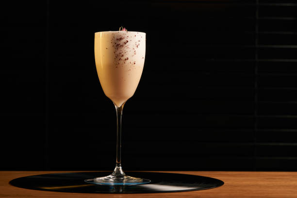 istock Classical Lucy cocktail on vinyl tray background 961998180