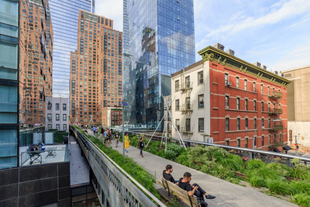 the high line park manhattan new york city - chelsea new york imagens e fotografias de stock