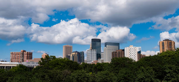 istock Cityscape  green  park with blue sky background 962028962