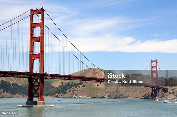 Golden Gate Bridge - Fotografias de stock e mais imagens de América do Norte - América do Norte, Ao Ar Livre, Arame