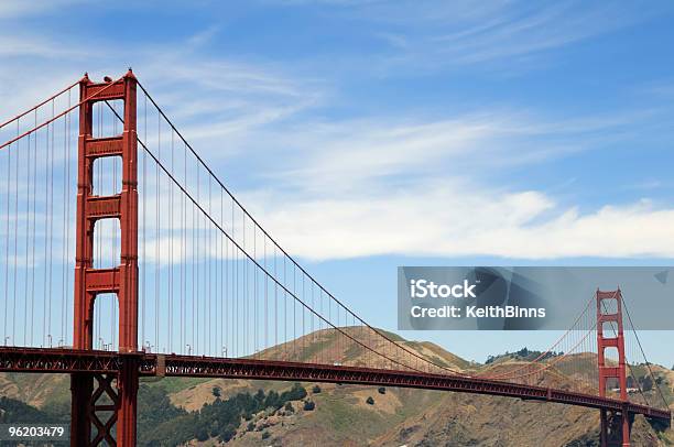 Golden Gate Bridge - Fotografie stock e altre immagini di Acciaio - Acciaio, Acqua, Ambientazione esterna