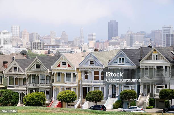 Painted Damen San Francisco Stockfoto und mehr Bilder von Architektonisches Detail - Architektonisches Detail, Architektur, Außenaufnahme von Gebäuden