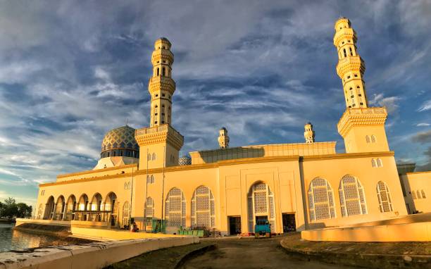 istock Kota Kinabalu City Mosque 962037048