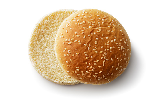 Pan: Pan de hamburguesa aislado en fondo blanco photo