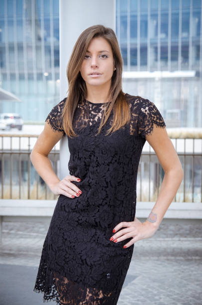 istock Sexy lady in a modern city 962123252