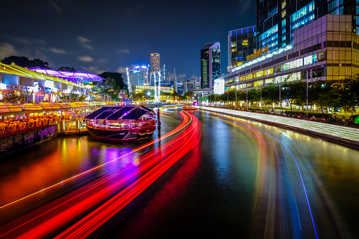 The exuberant energy of a city that never sleeps is fully expressed in Clark Quay, where great food, live music and premier nightlife institutions are packing into this vibrant location along the Singapore River.