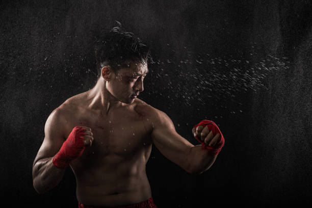 빗방울에 땀 권투 복장 아시아 중국 남성 - men sweat combative sport boxing 뉴스 사진 이미지