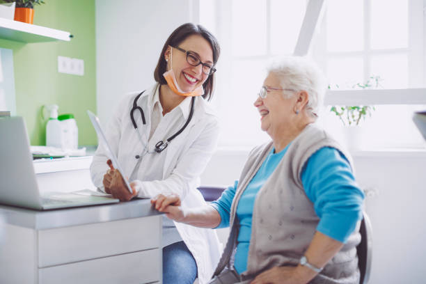 istock Doctor consulting her patient 962239664