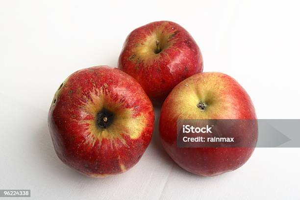 Zima Owoców - zdjęcia stockowe i więcej obrazów Bez ludzi - Bez ludzi, Białe tło, Czerwony