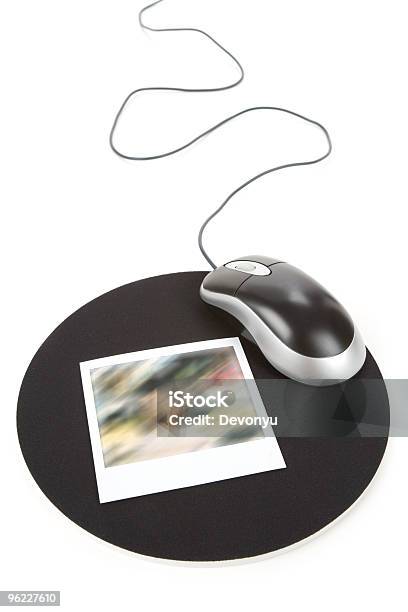 Foto E Mouse - Fotografie stock e altre immagini di Cavo del computer - Cavo del computer, Colore nero, Composizione verticale