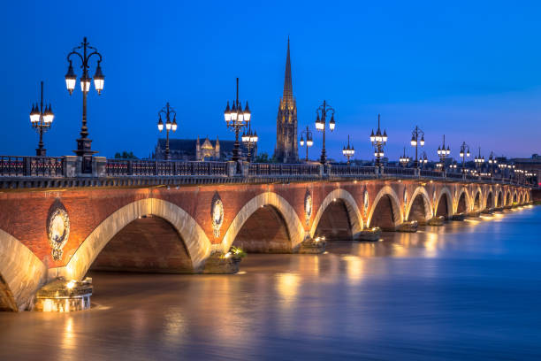 istock Stone Bridge. Bordeaux, France 962289720