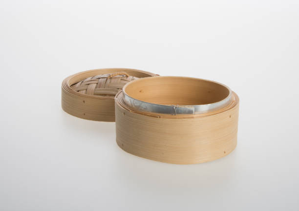 istock Chinese Bamboo Steamed or Bamboo Steamed for dimsum on background 962319108