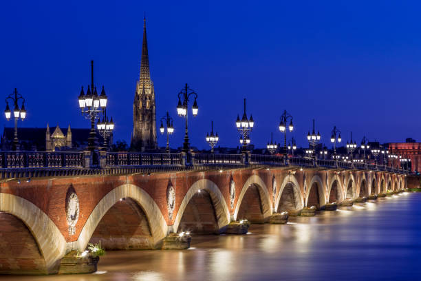 istock Stone Bridge. Bordeaux, France 962335278