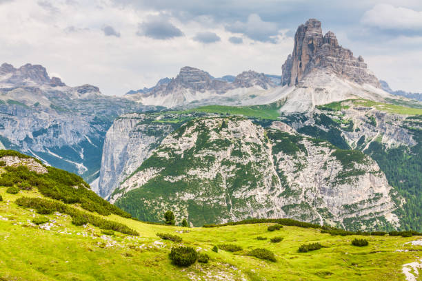 istock Tre Cime di Lavaredo in Cortina d'Ampezzo, - Dolomites, Italy 962344408