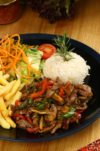 istock Beef fajitas with bell peppers 962347436