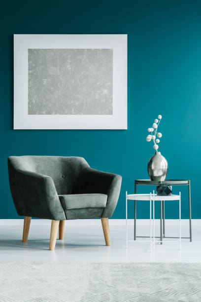 istock Painting in waiting room 962387878