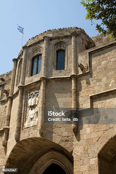 Rhodes Old Cityfachada De Detalle Foto de stock y más banco de imágenes de Caballero - Caballero, Color - Tipo de imagen, Cultura europea