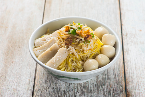 clear asian soup noodles