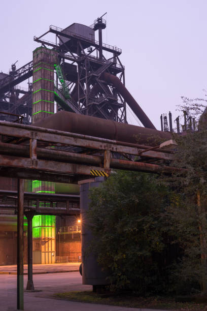 istock Night shoots of landschaftspark duisburg 962485438