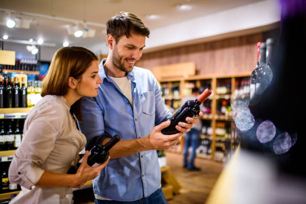 istock Couple in supermarket 962516618