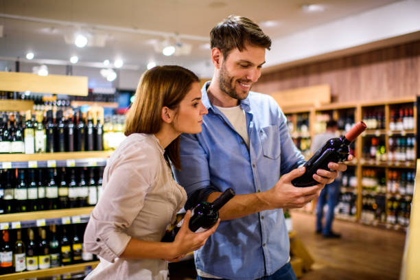 istock Couple in supermarket 962516860