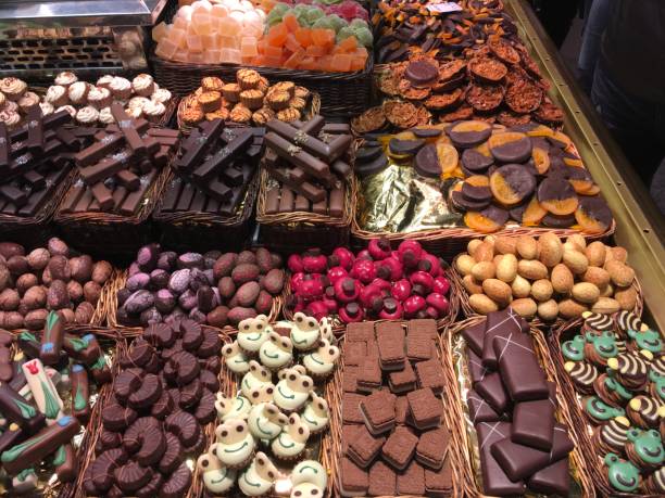 istock Sweets and confectionery on the market counter 962524938