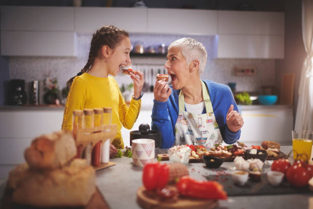 istock Family in the kitchen 962535174