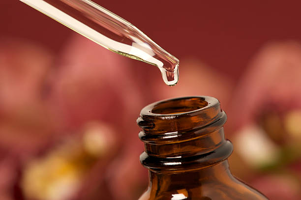 essential oil - massageöl stock-fotos und bilder