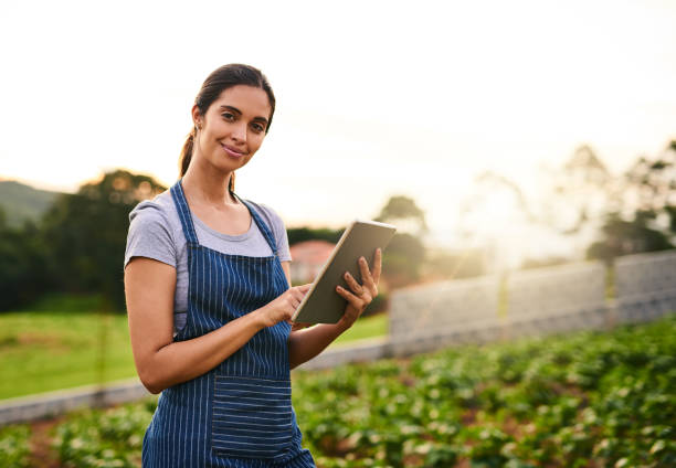 istock I've found an awesome app for managing my farm 962546212