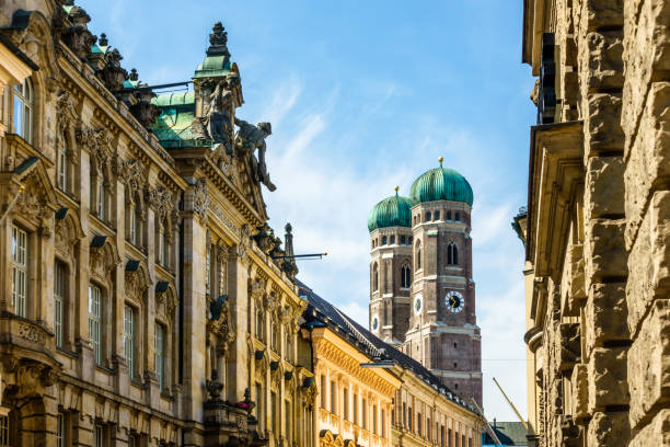 istock Famous Munich Cathedral - Liebfrauenkirche 962557496