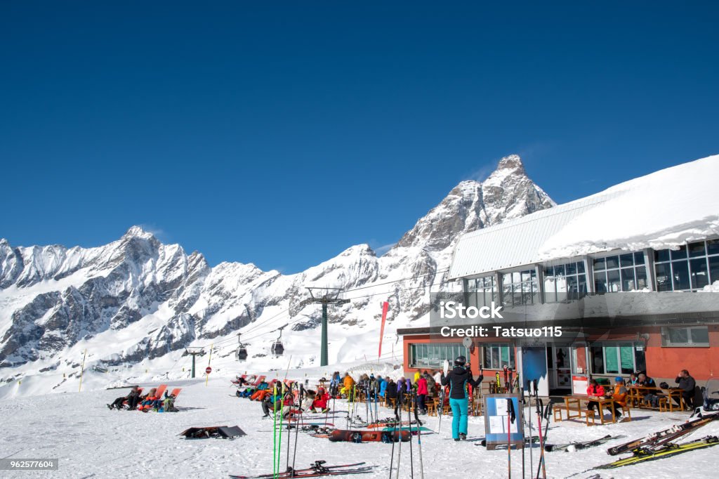 Station de ski de Breuil-Cervinia et Mont Cervin (Matterhorn) en mars, Cime Bianche Laghi, Breuil-Cervinia, Val d’Aoste, Italie - Photo de Ski libre de droits