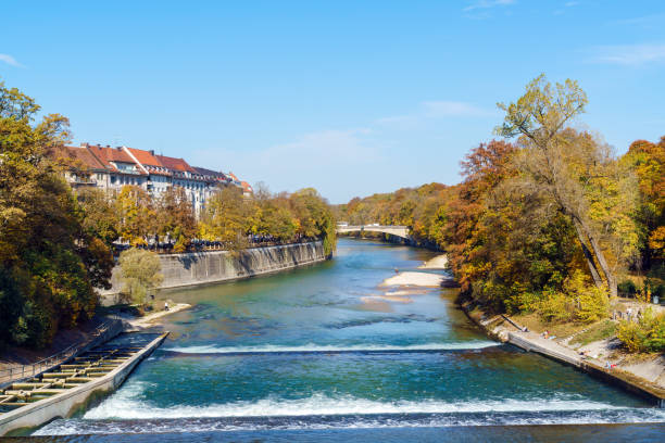 istock Embankment of river Isarl, Munich, Germany 962590912