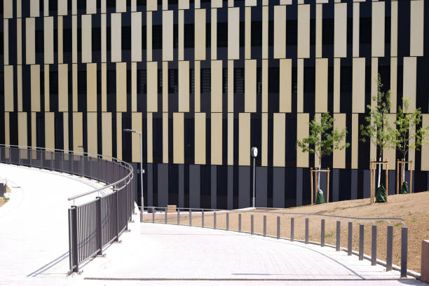 istock Modern residential and commercial building 962650962