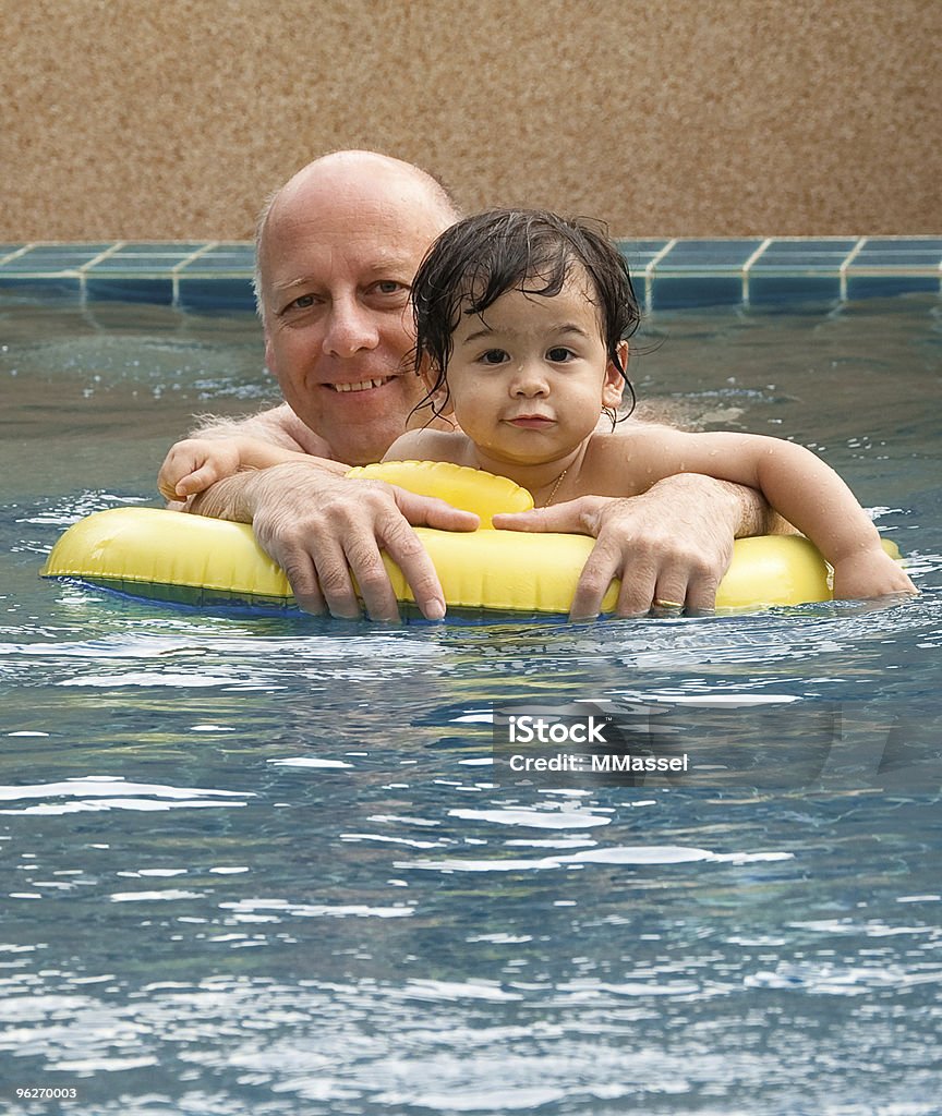 Vater und Sohn im pool - Lizenzfrei Alleinerzieher Stock-Foto