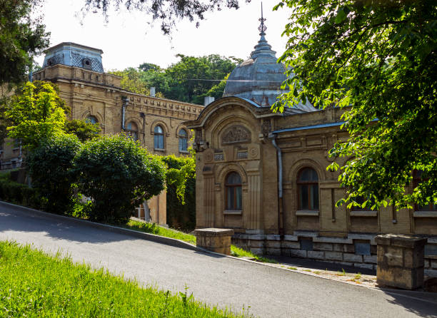 istock Old building in Pyatigorsk 962702266