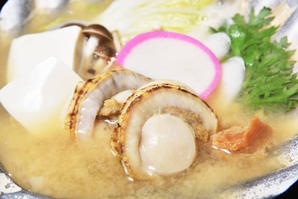 istock Japanese scallop in hot pot 962721742