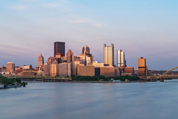 istock Great View of Pittsburgh 962731612