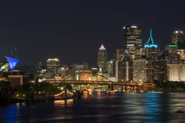 istock Great View of Pittsburgh 962731686