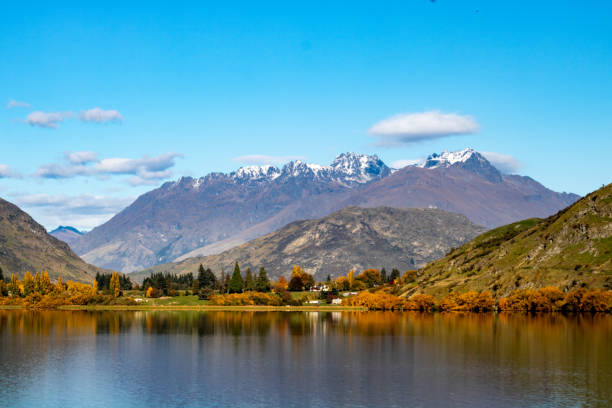 istock Autumn reflection in Lake Hayes 962752846