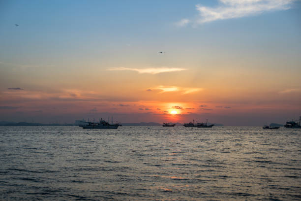 istock The sunset of the sea 962753378