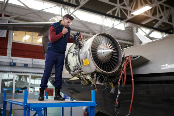 istock Aircraft mechanic in the hangar 962836470