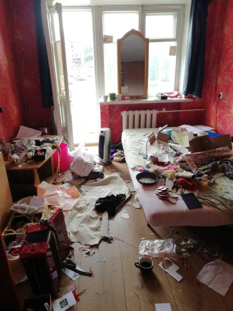 istock really messy bedroom in the morning 962882712