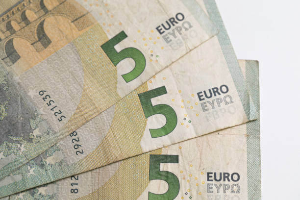 eur 5 milioni di euro - five euro banknote new paper currency currency foto e immagini stock