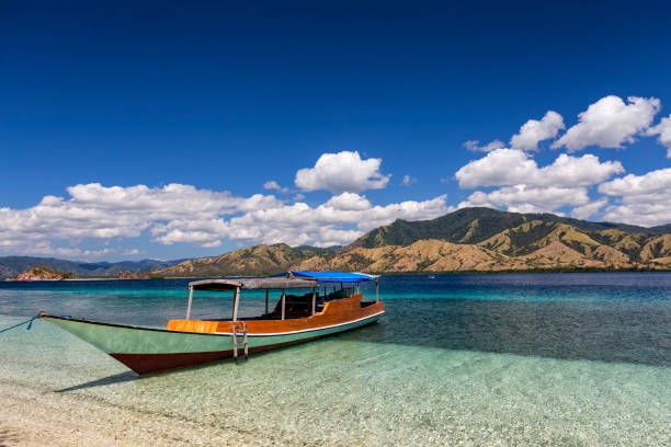 istock Traditional Indonesia Boat 962971058