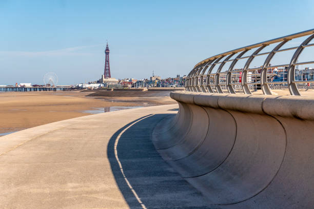 istock Curved promenade and beach in Blackpool, Lancashire 962975444
