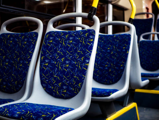 sedili interni notturni del bus notturno in corso in città - coach bus bus transportation travel foto e immagini stock
