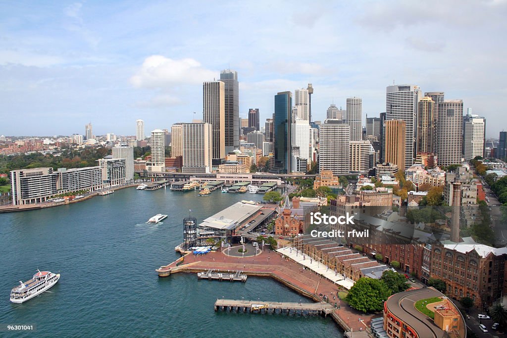 De Sydney Harbour & horizonte - Foto de stock de Arranha-céu royalty-free