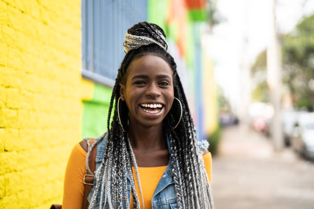 woman with portrait at street - jamaican culture imagens e fotografias de stock