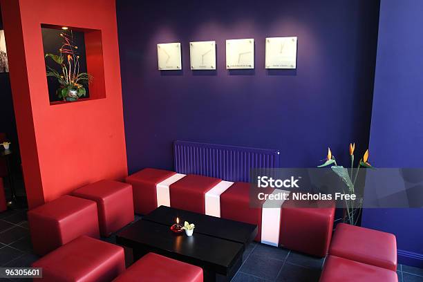 De Lounge - Fotografias de stock e mais imagens de Ambiente dramático - Ambiente dramático, Assento, Banco de Sentar